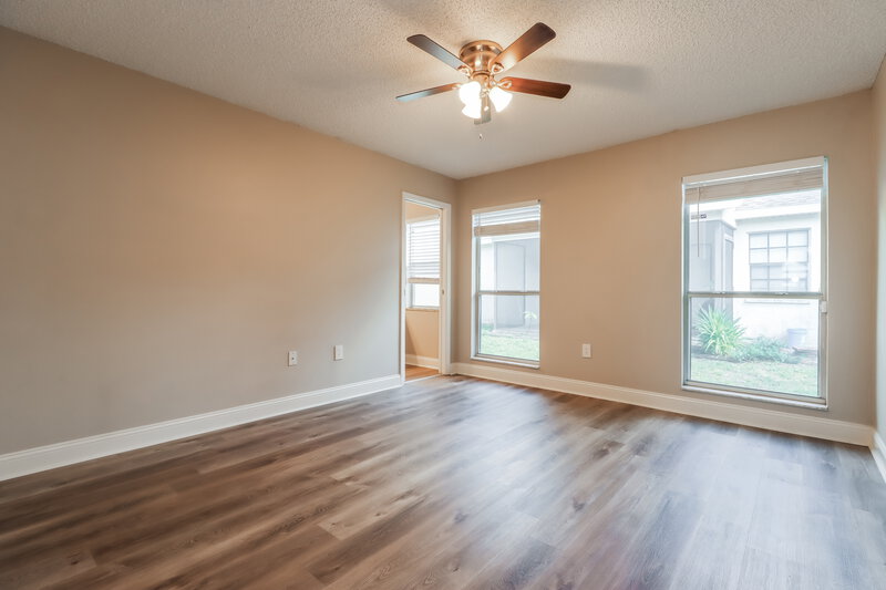 2,040/Mo, 10917 Freemont Dr New Port Richey, FL 34654 Main Bedroom View