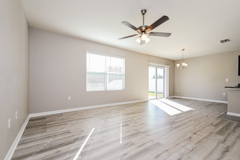 2,755/Mo, 12012 Gillingham Harbor Ln Gibsonton, FL 33534 Living Room View