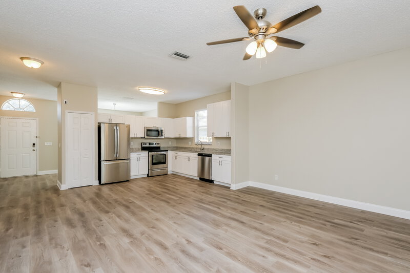 1,930/Mo, 5213 Watson Rd Riverview, FL 33578 Living Room View 2