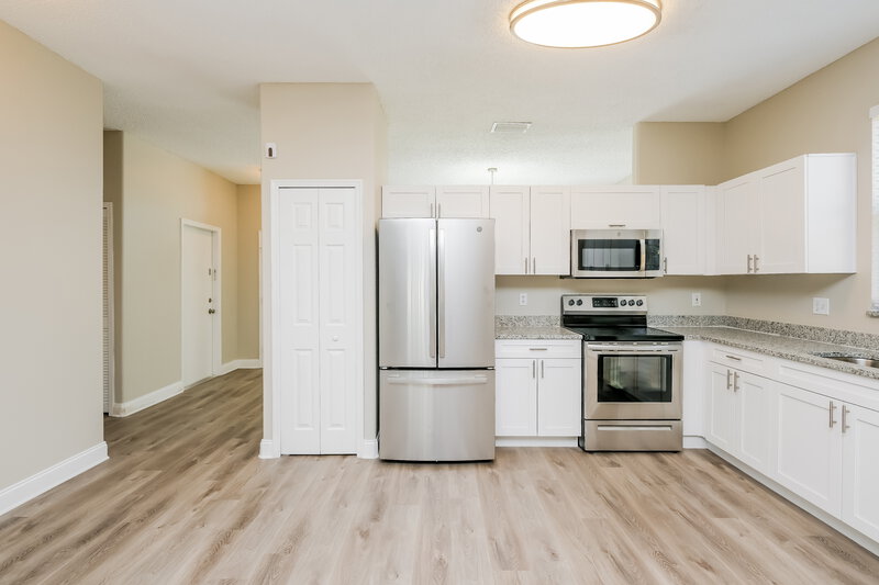1,930/Mo, 5213 Watson Rd Riverview, FL 33578 Kitchen View