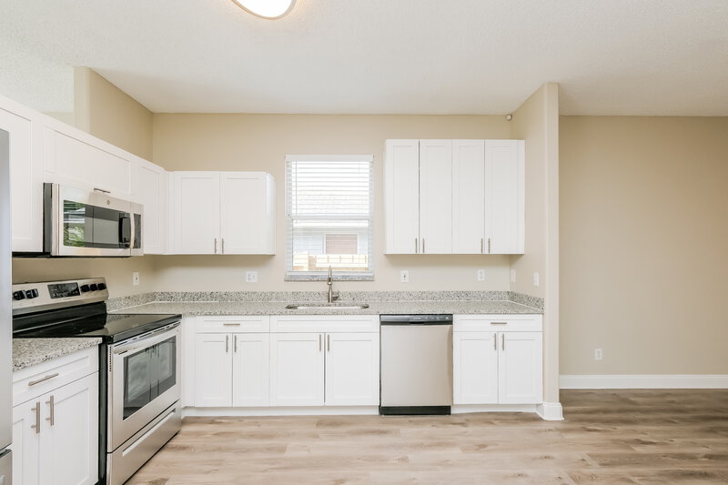 1,930/Mo, 5213 Watson Rd Riverview, FL 33578 Kitchen View 2