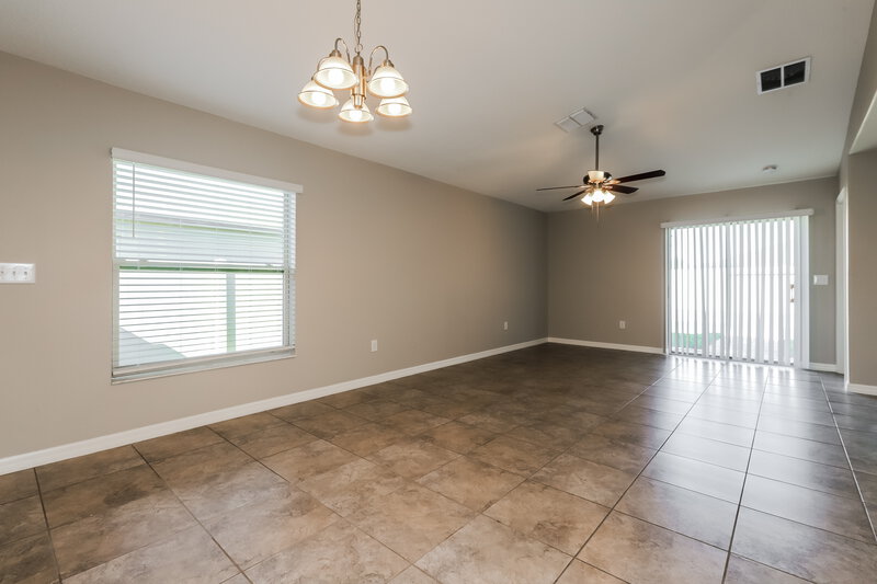 1,930/Mo, 7240 Salt River Ave Sun City Center, FL 33573 Dining Room View