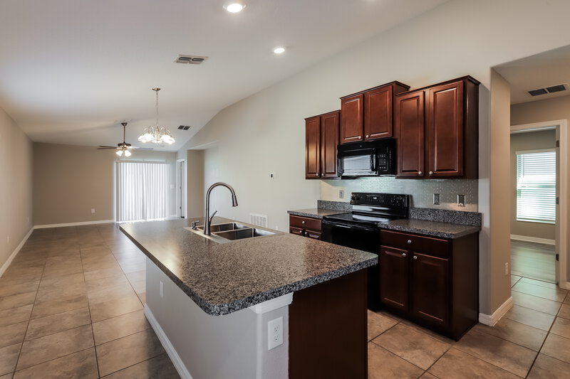 1,930/Mo, 7240 Salt River Ave Sun City Center, FL 33573 Kitchen View