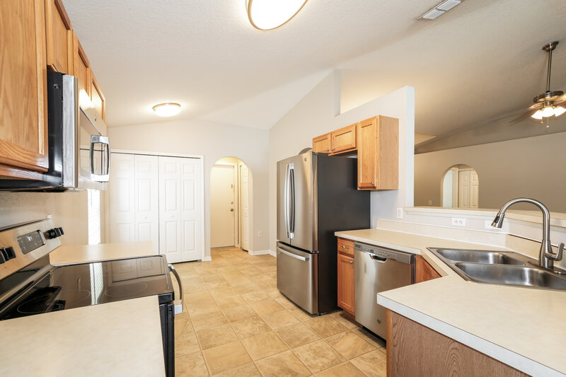 2,255/Mo, 3245 Bellericay Ln Land O Lakes, FL 34638 Kitchen View 2