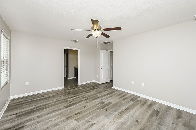 4,040/Mo, 10117 Mangrove Well Rd Ruskin, FL 33573 Main Bedroom View