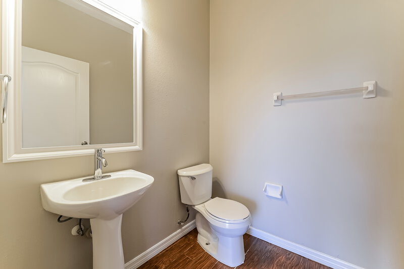 4,170/Mo, 608 19th St NW Ruskin, FL 33570 Bathroom View