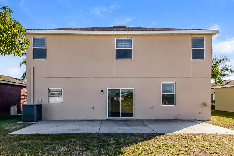 4,170/Mo, 608 19th St NW Ruskin, FL 33570 Rear View