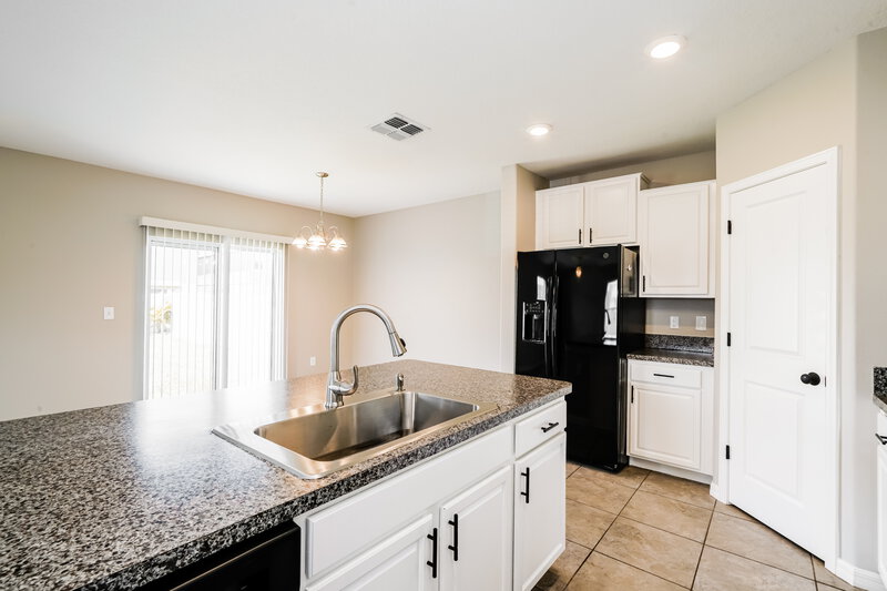 4,410/Mo, 15423 Dark Star Ln Ruskin, FL 33573 Kitchen View 2