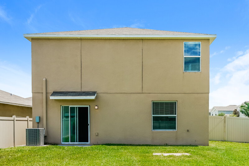 4,410/Mo, 15423 Dark Star Ln Ruskin, FL 33573 Rear View