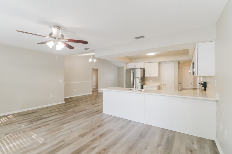 2,260/Mo, 4714 Meadowsweet Ct New Port Richey, FL 34653 Dining Room View 2