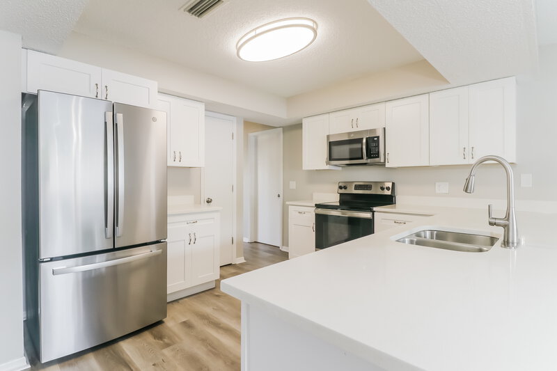 2,260/Mo, 4714 Meadowsweet Ct New Port Richey, FL 34653 Kitchen View