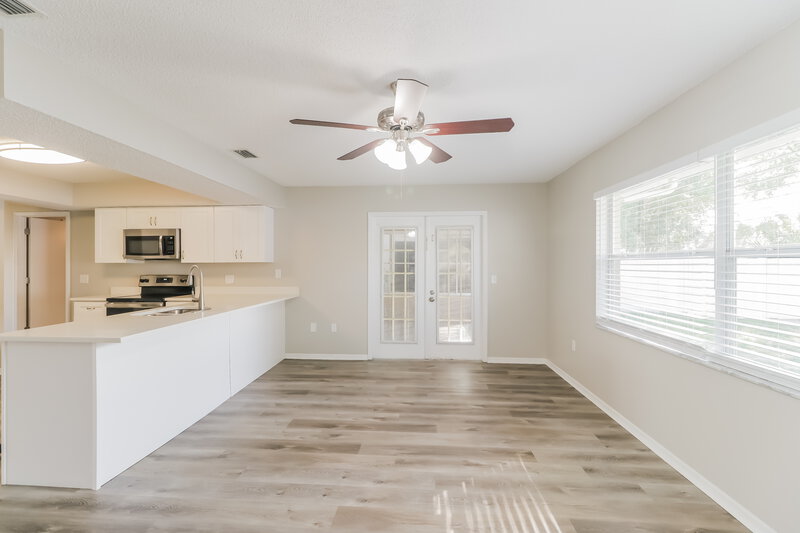 2,260/Mo, 4714 Meadowsweet Ct New Port Richey, FL 34653 Family Room View