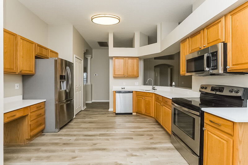 2,615/Mo, 9709 White Barn Way Riverview, FL 33569 Kitchen View 2