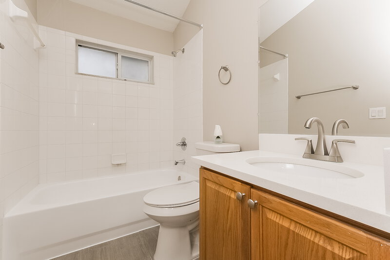 2,615/Mo, 9709 White Barn Way Riverview, FL 33569 Bathroom View