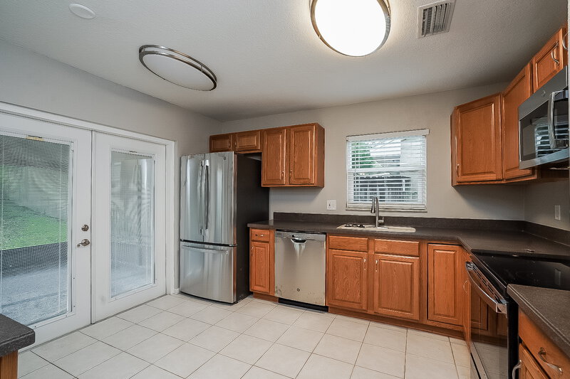 2,590/Mo, 1418 High Knoll Dr Brandon, FL 33511 Kitchen View