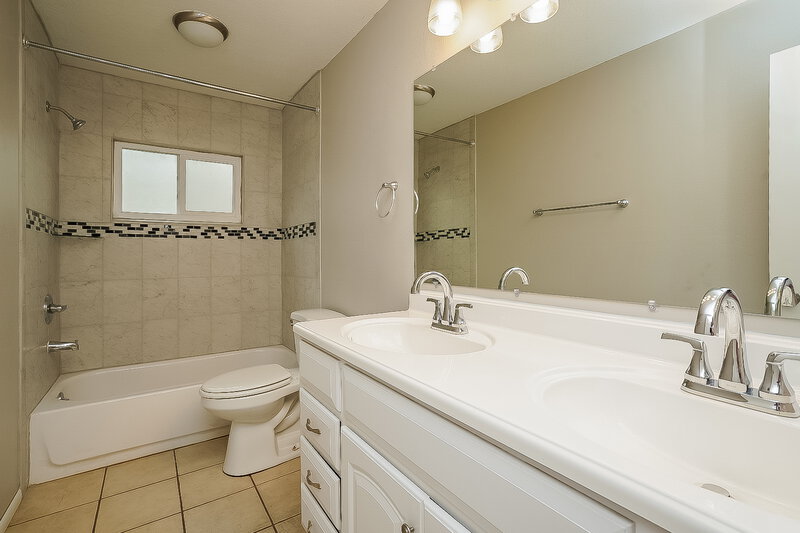 2,590/Mo, 1418 High Knoll Dr Brandon, FL 33511 Bathroom View