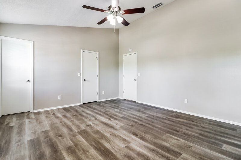2,135/Mo, 5109 Corvette Dr Tampa, FL 33624 Main Bedroom View 2