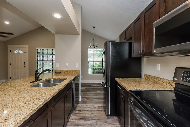 2,415/Mo, 3350 Peterborough Pl Palm Harbor, FL 34684 Kitchen View