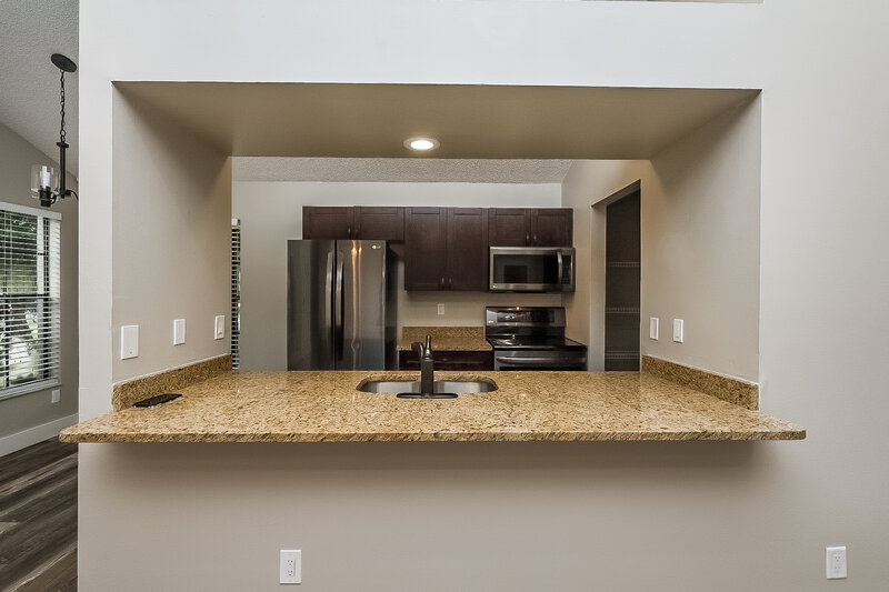 2,415/Mo, 3350 Peterborough Pl Palm Harbor, FL 34684 Kitchen View 2