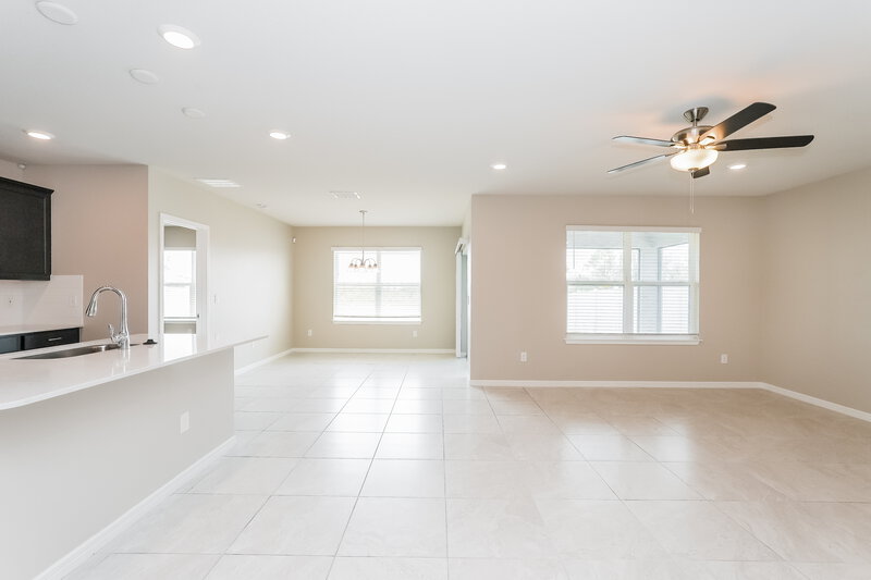 2,280/Mo, 1003 Coastal Hammock Ave Ruskin, FL 33570 Living Room View 2