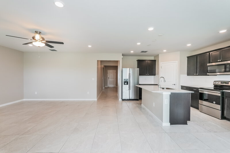 2,280/Mo, 1003 Coastal Hammock Ave Ruskin, FL 33570 Living Room View 3