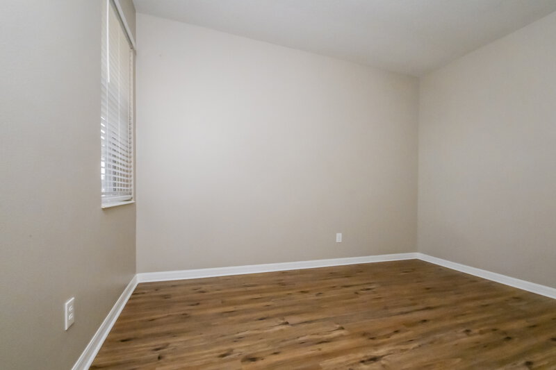 2,015/Mo, 2360 Richwood Pike Dr Ruskin, FL 33570 Office View