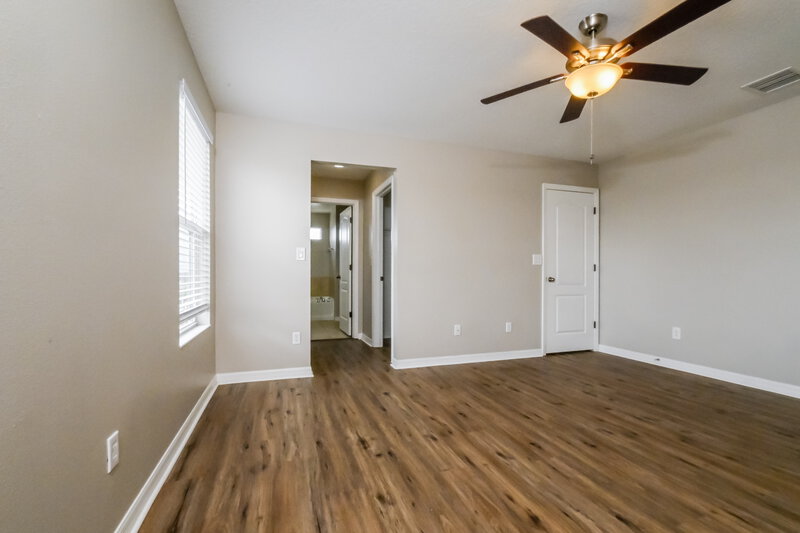 2,015/Mo, 2360 Richwood Pike Dr Ruskin, FL 33570 Main Bedroom View