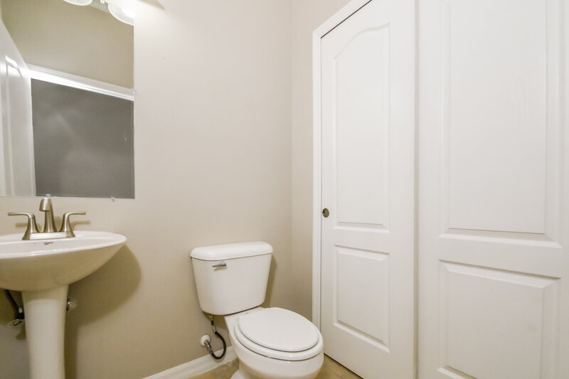 2,015/Mo, 2360 Richwood Pike Dr Ruskin, FL 33570 Bathroom View