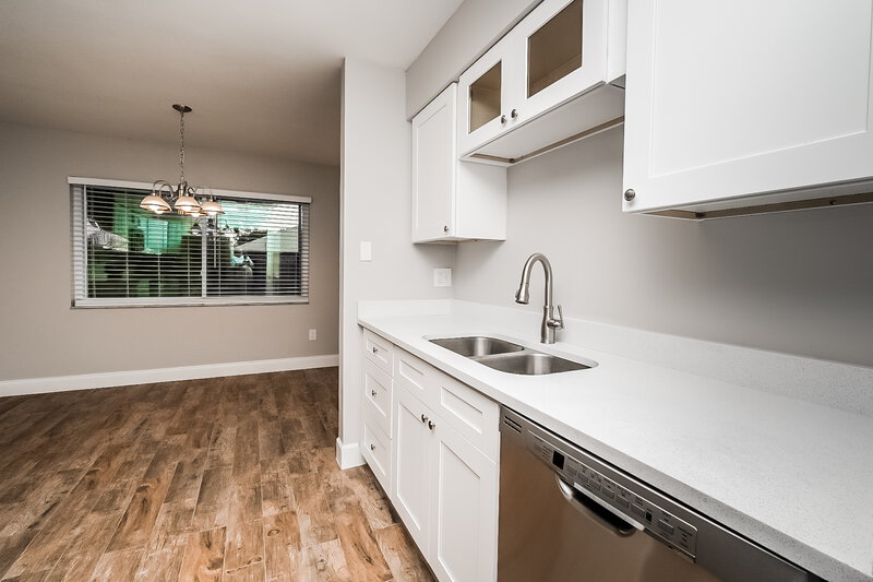 2,590/Mo, 15723 Woodshed Pl Tampa, FL 33624 Kitchen View