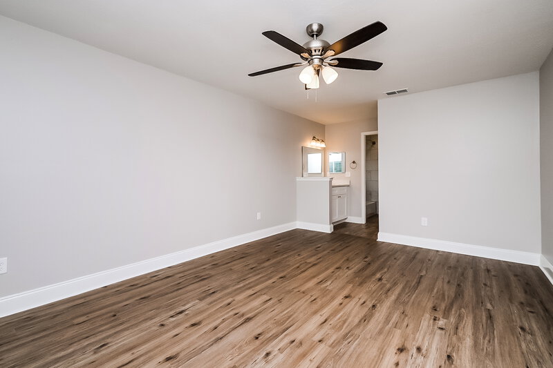 2,590/Mo, 15723 Woodshed Pl Tampa, FL 33624 Main Bedroom View