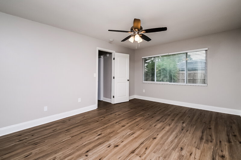 2,590/Mo, 15723 Woodshed Pl Tampa, FL 33624 Main Bedroom View 2