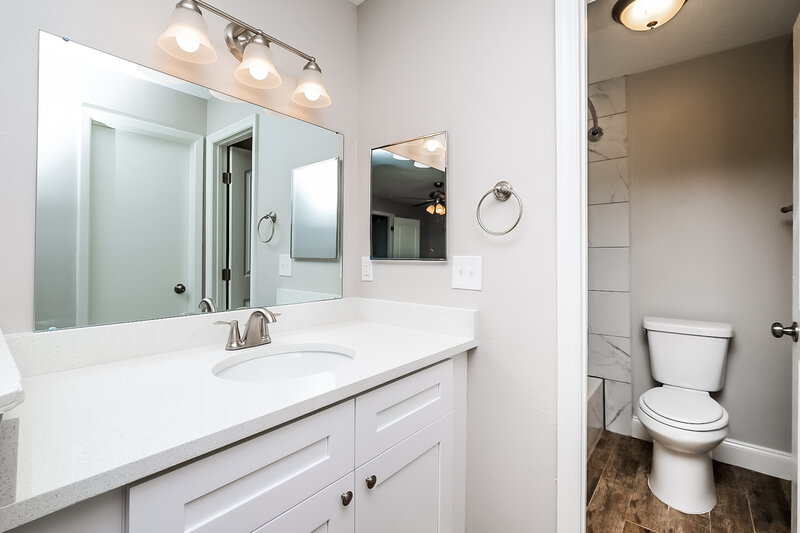 2,590/Mo, 15723 Woodshed Pl Tampa, FL 33624 Main Bathroom View