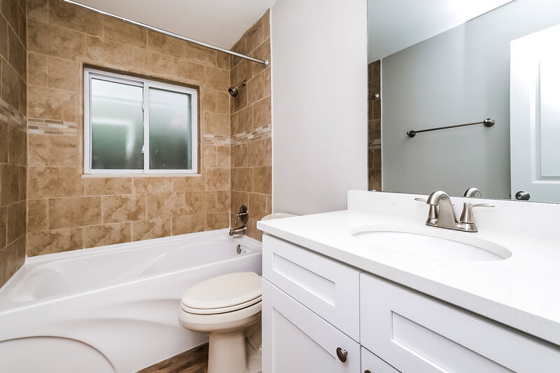 2,590/Mo, 15723 Woodshed Pl Tampa, FL 33624 Bathroom View