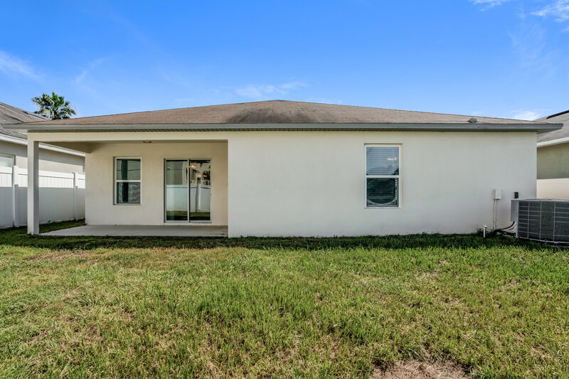 2,415/Mo, 7634 Tangle Rush Dr Gibsonton, FL 33534 Rear View