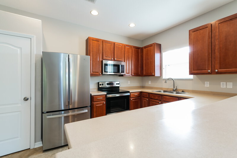 3,930/Mo, 18750 Narimore Dr Land O Lakes, FL 34638 Kitchen View 2