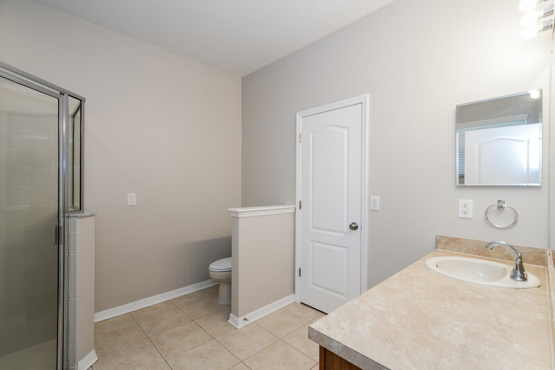 3,930/Mo, 18750 Narimore Dr Land O Lakes, FL 34638 Main Bathroom View