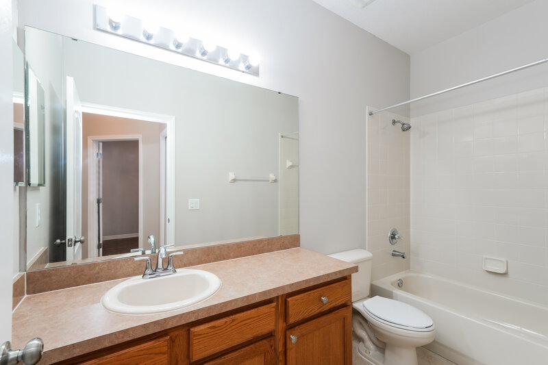 3,930/Mo, 18750 Narimore Dr Land O Lakes, FL 34638 Bathroom View