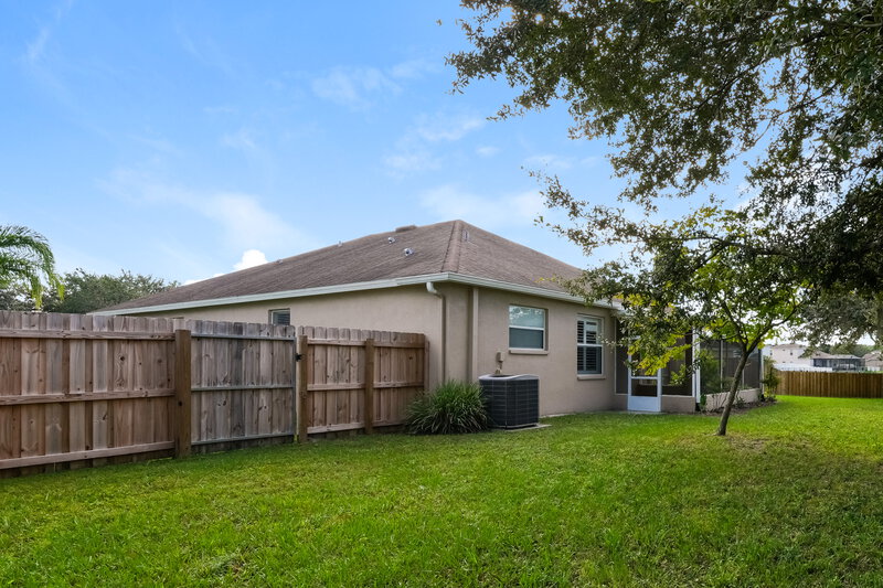3,930/Mo, 18750 Narimore Dr Land O Lakes, FL 34638 Rear View