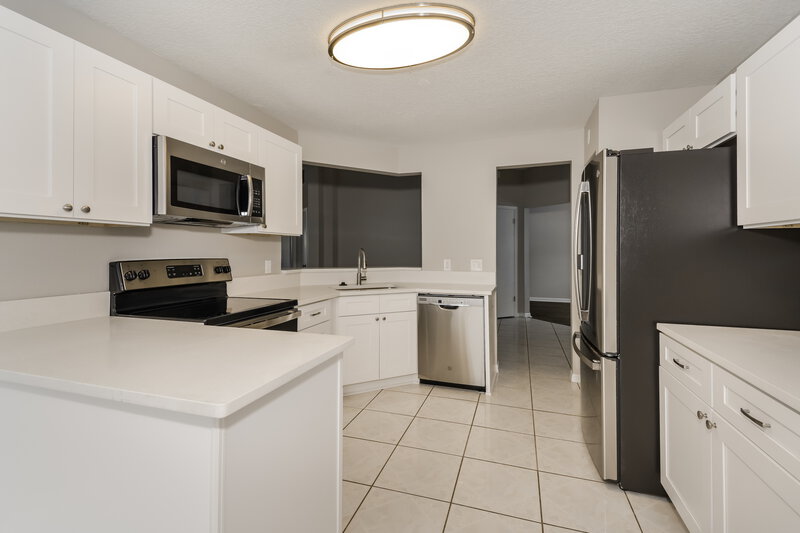 4,200/Mo, 4703 Stove Pl Valrico, FL 33596 Kitchen View