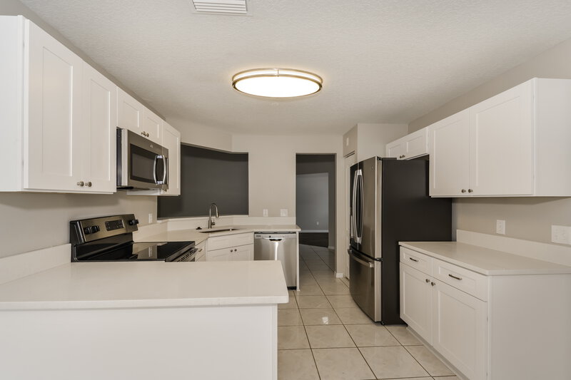4,200/Mo, 4703 Stove Pl Valrico, FL 33596 Kitchen View 2
