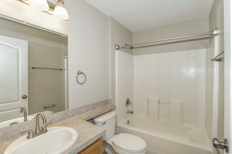 2,110/Mo, 18131 Lembrecht Way Tampa, FL 33647 Bathroom View