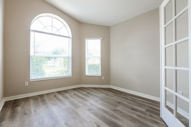 2,300/Mo, 7875 Bristol Park Dr Apollo Beach, FL 33572 Office View