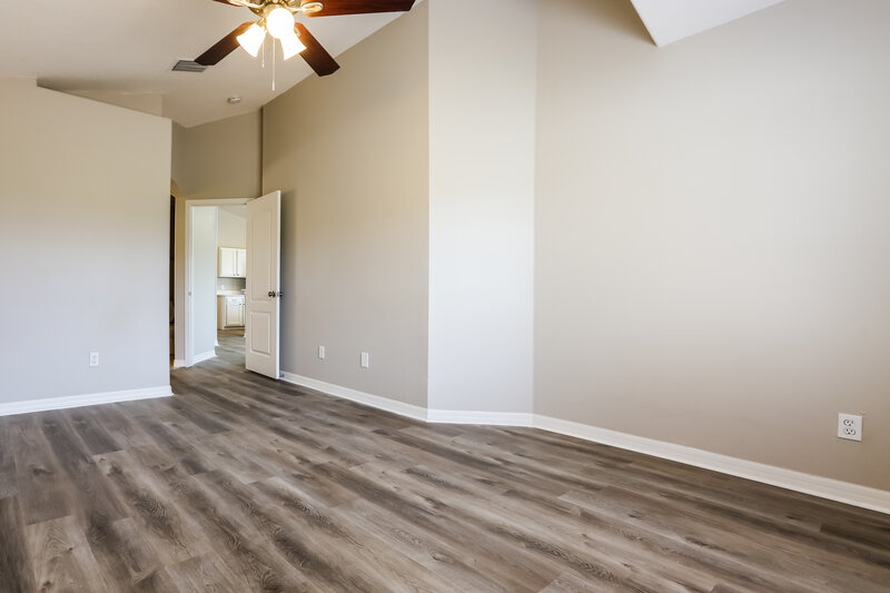 2,300/Mo, 7875 Bristol Park Dr Apollo Beach, FL 33572 Main Bedroom View 2