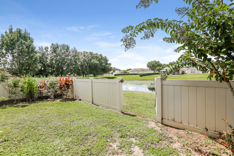 2,300/Mo, 7875 Bristol Park Dr Apollo Beach, FL 33572 Exterior View