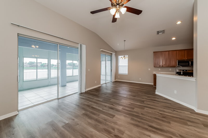 2,400/Mo, 5110 Clover Mist Dr Apollo Beach, FL 33572 Living Room View