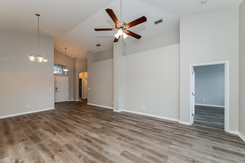 2,400/Mo, 5110 Clover Mist Dr Apollo Beach, FL 33572 Living Room View 2