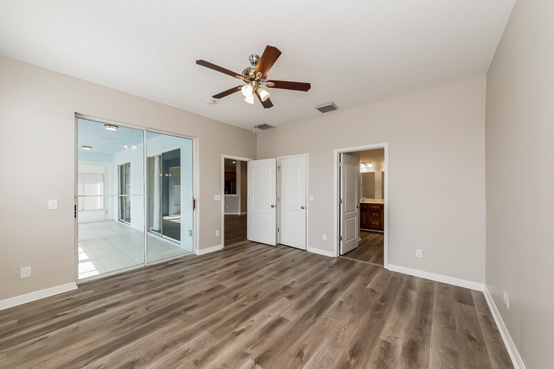 2,400/Mo, 5110 Clover Mist Dr Apollo Beach, FL 33572 Main Bedroom View 2