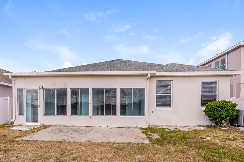 2,400/Mo, 5110 Clover Mist Dr Apollo Beach, FL 33572 Rear View