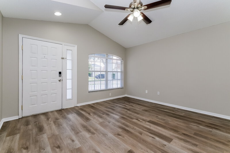 2,055/Mo, 6123 Sand Key Ln Wesley Chapel, FL 33545 Living Room View