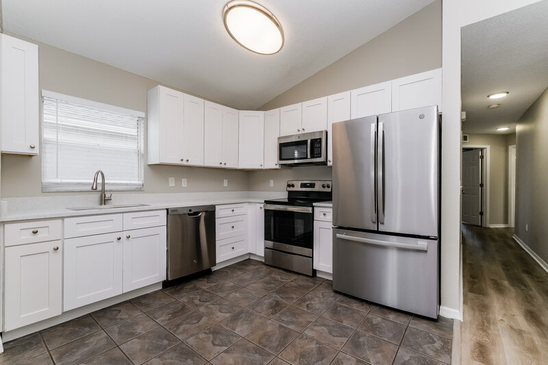 2,055/Mo, 6123 Sand Key Ln Wesley Chapel, FL 33545 Kitchen View